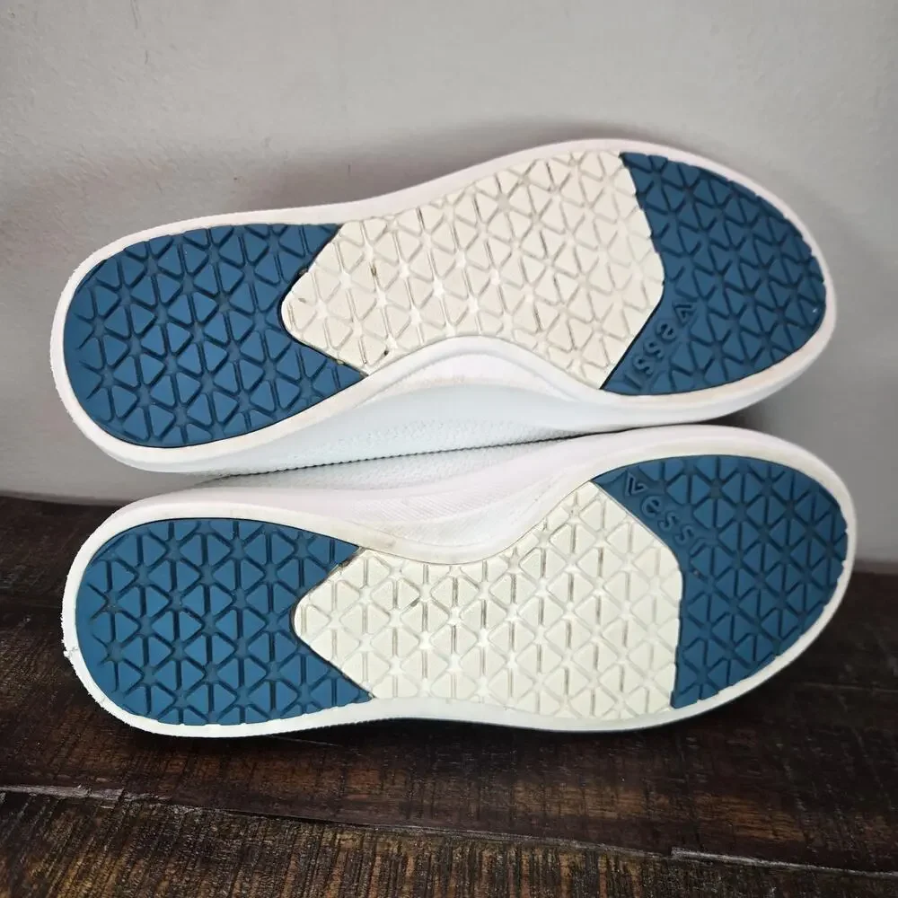 Vessi weekend sneaker